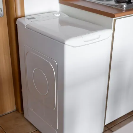 Elia Mini E8